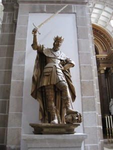 King Fruela I of Asturias - Flores asks him to intercede on his behalf in Rome to estblish a Bishopric at Córdoba, and later teams up with him to reduce Toledo and Zaragoza to tributary states. Source: Wikipedia